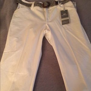 LOVELY WHITE CAPRIS. NATURALLY SLIMMING. NWT